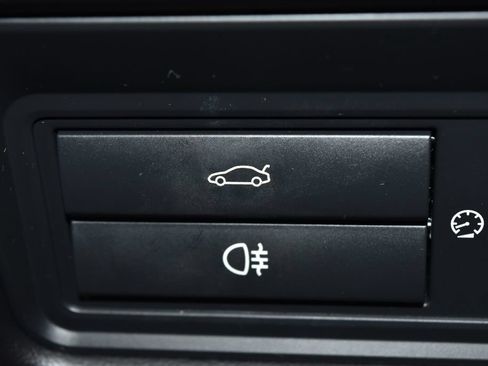 Used 2017 Jaguar XJ R RWD image 17