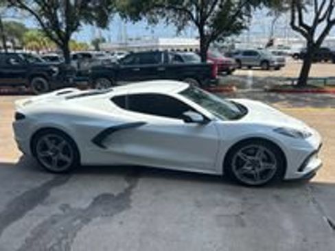 Used 2022 Chevrolet Corvette Stingray Coupe w/ Z51 Performance Package RWD image 1