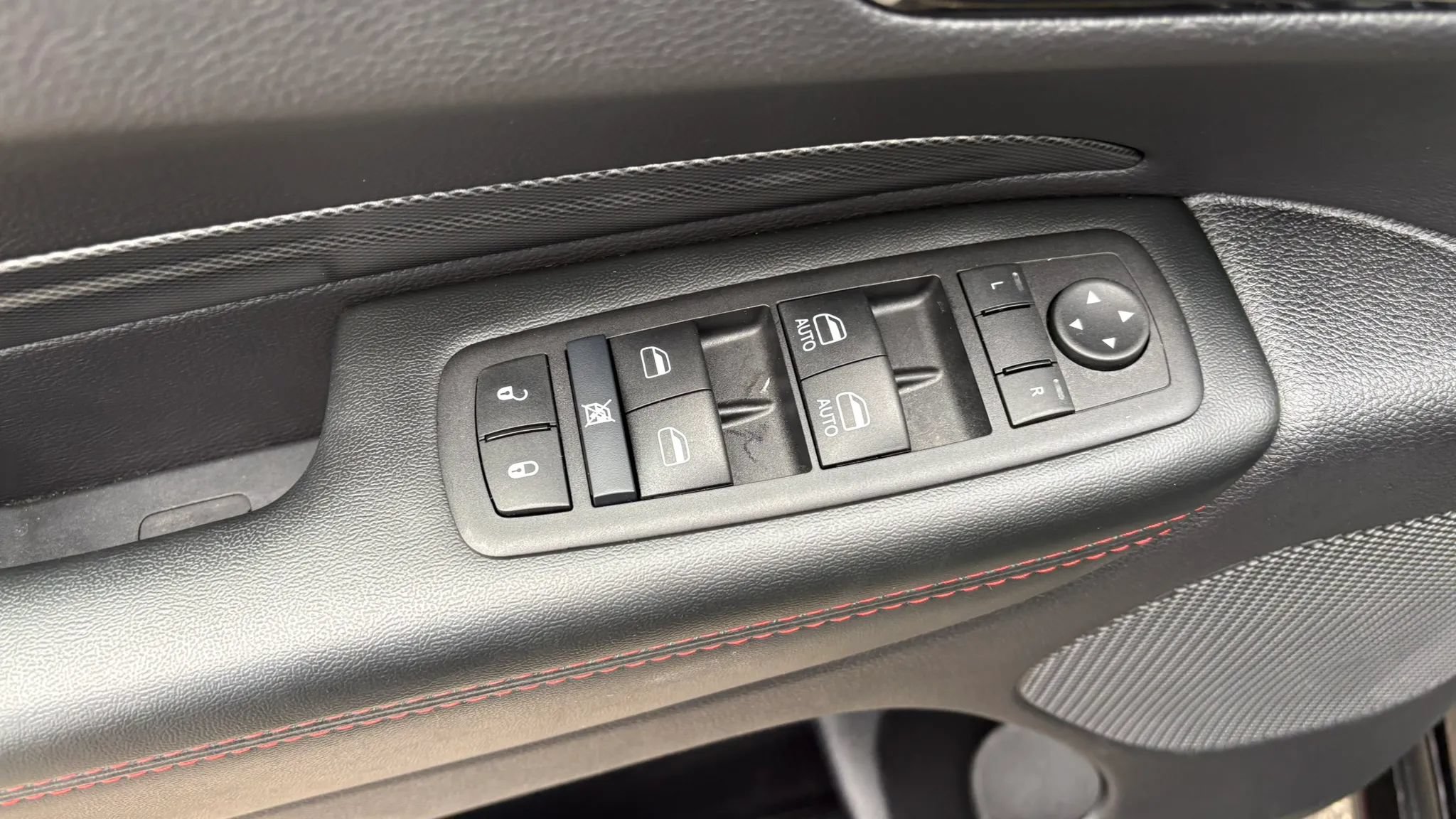 Used 2025 Dodge Durango GT AWD/4WD image 14