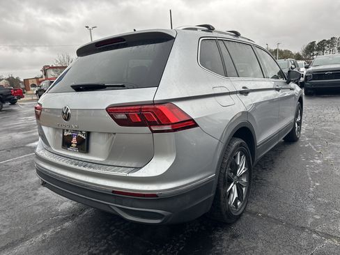 Used 2022 Volkswagen Tiguan SE image 8