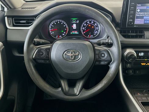 Used 2020 Toyota RAV4 XLE FWD image 18