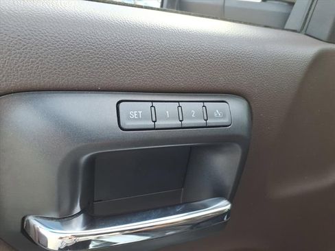 Used 2015 Chevrolet Silverado 3500 High Country w/ Duramax Plus Package image 17