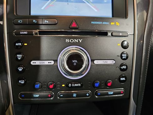 Used 2017 Ford Explorer Platinum AWD/4WD image 27