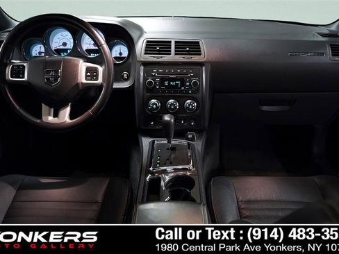 Used 2011 Dodge Challenger image 46