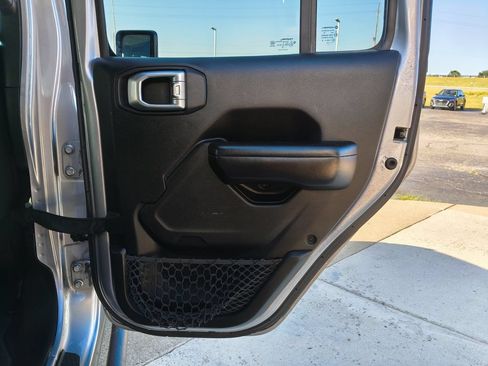 Used 2019 Jeep Wrangler Unlimited Sport w/ Cold Weather Group AWD/4WD image 27