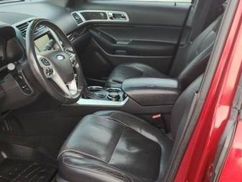 Used 2014 Ford Explorer Limited w/ Equipment Group 302A AWD/4WD image 9