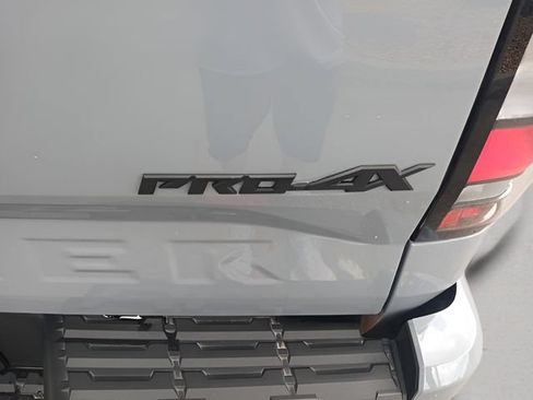 Used 2024 Nissan Frontier PRO-4X w/ Technology Package AWD/4WD image 9