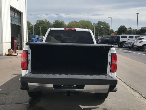 Used 2017 GMC Sierra 1500 SLE w/ SLE Value Package AWD/4WD image 12