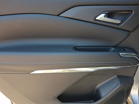 Used 2026 Chevrolet Traverse LT w/ LPO, Floor Liner Package FWD image 18