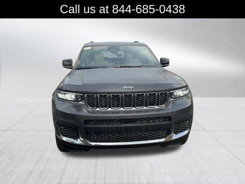 New 2025 Jeep Grand Cherokee L Laredo image 2