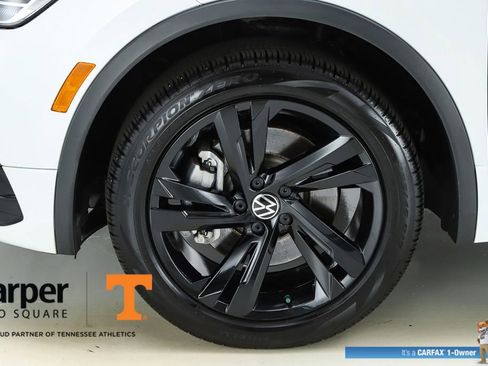 Used 2023 Volkswagen Tiguan SE R-Line AWD/4WD image 43
