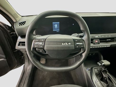 Used 2025 Kia K4 LXS image 18