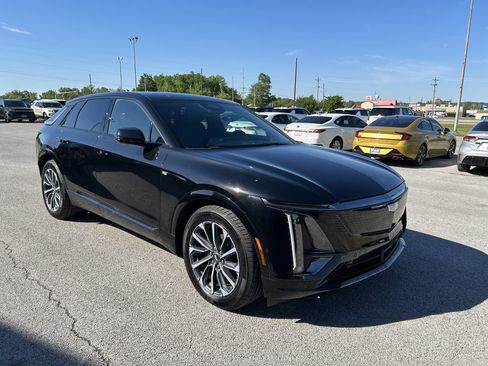 Used 2024 Cadillac Lyriq Sport AWD/4WD image 2