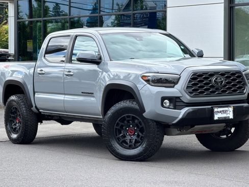 Used 2019 Toyota Tacoma TRD Off-Road w/ Technology Package AWD/4WD image 1