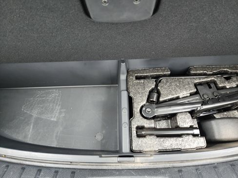 Used 2018 Hyundai Santa Fe Sport image 27