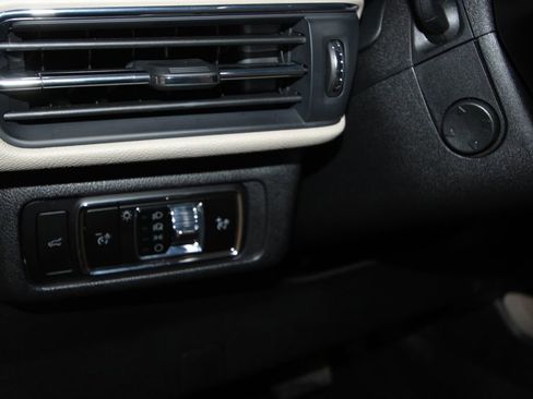 Used 2025 Lincoln Corsair AWD w/ Equipment Group 101A image 9