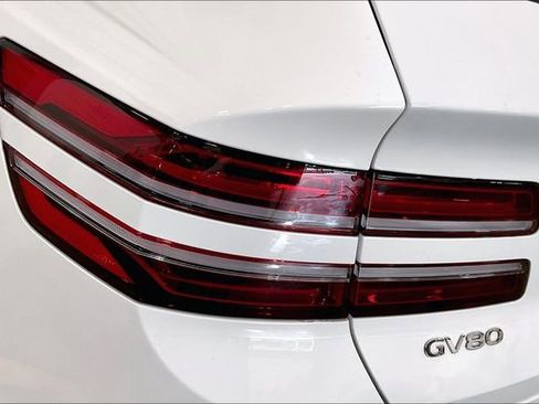 Used 2025 Genesis GV80 3.5T Prestige AWD/4WD image 32