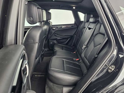 Used 2021 Porsche Macan image 16