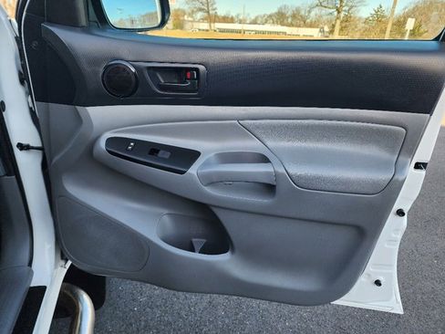 Used 2015 Toyota Tacoma PreRunner image 10