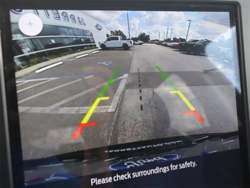 Certified 2022 Ford Edge Titanium image 4