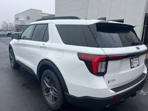 New 2026 Ford Explorer ST-Line w/ ST-Line Street Pack image 3