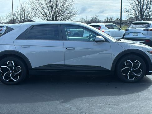 Used 2024 Hyundai Ioniq 5 SEL image 2