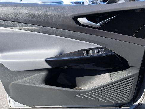 Certified 2022 Volkswagen ID.4 Pro image 26