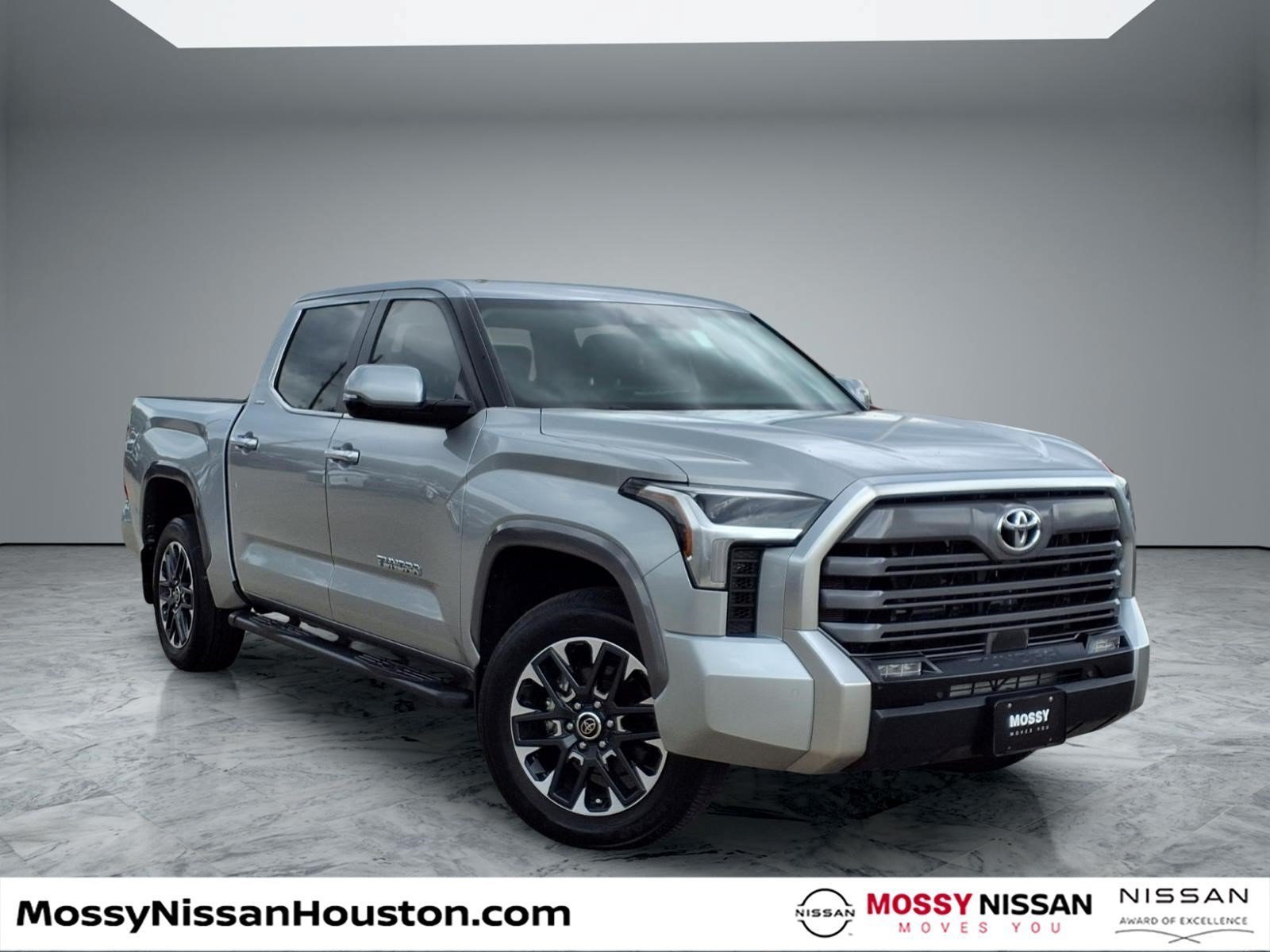 Used 2024 Toyota Tundra Limited w/ Power Package AWD/4WD image 1