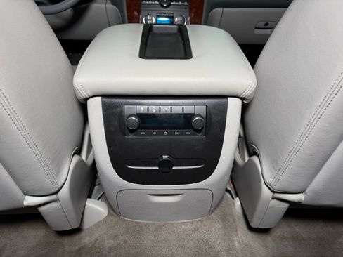 Used 2012 Chevrolet Suburban LT image 26