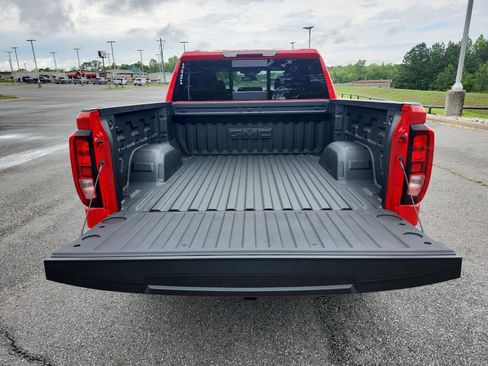 New 2025 GMC Sierra 1500 Elevation image 9