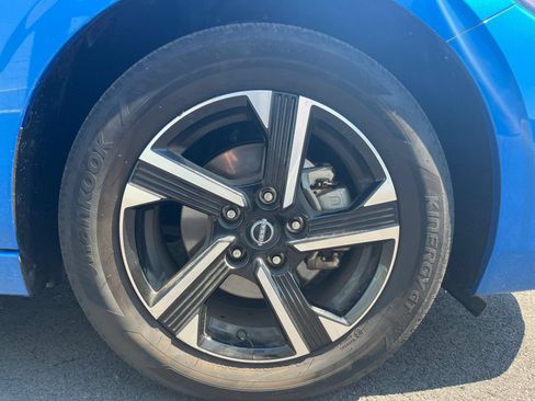Used 2025 Nissan Sentra SV FWD image 35