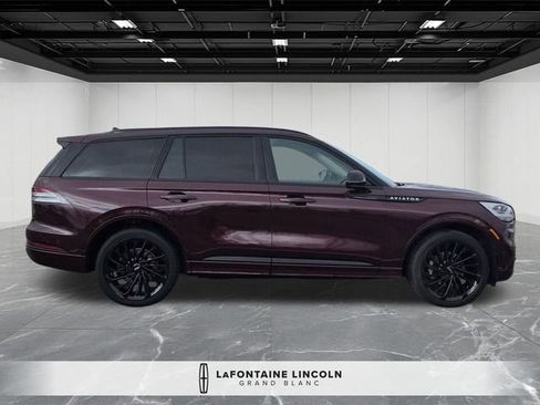 Used 2022 Lincoln Aviator Reserve w/ Equipment Group 201A image 6