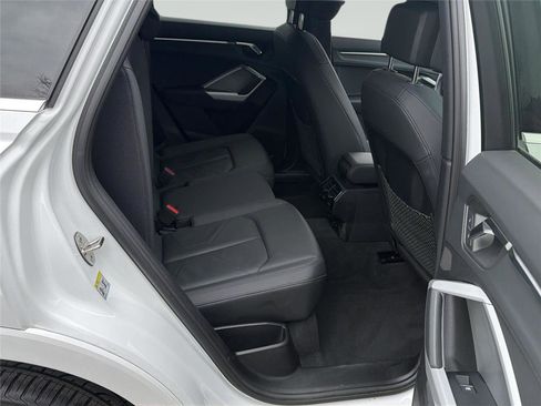 Used 2025 Audi Q3 2.0T Premium image 28