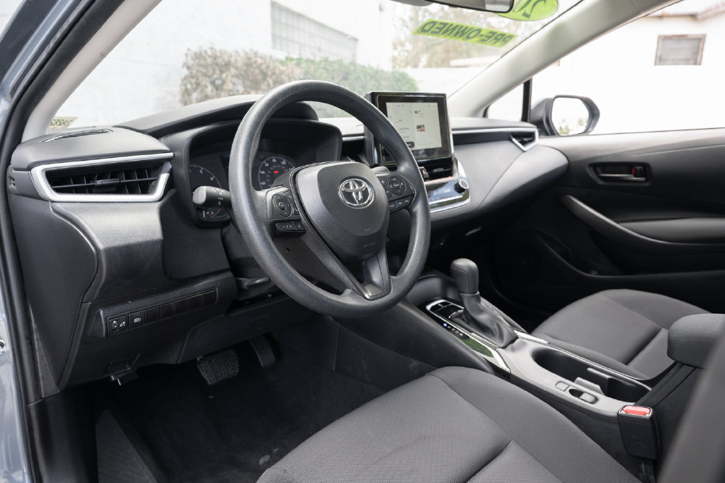 Used 2025 Toyota Corolla LE FWD image 16
