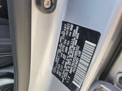 Used 2025 Hyundai Venue SEL FWD image 31