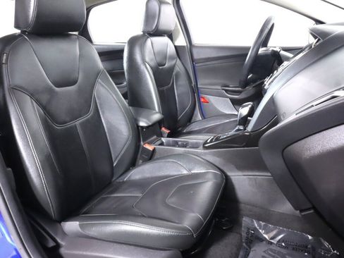 Used 2018 Ford Focus Titanium w/ Titanium Technology Package FWD image 42