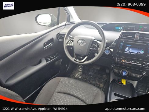 Used 2019 Toyota Prius LE image 21