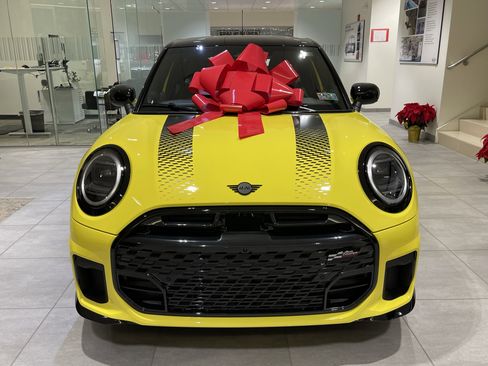 New 2026 MINI Cooper S image 2