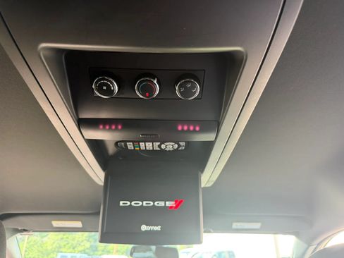 Used 2014 Dodge Grand Caravan SXT w/ UConnect Hands-Free Group FWD image 26