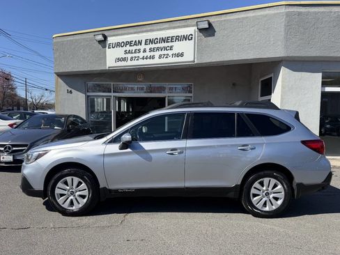 Used 2019 Subaru Outback 2.5i Premium image 4