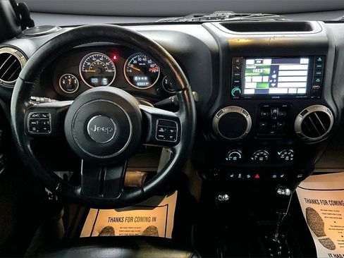 Used 2017 Jeep Wrangler Unlimited Sahara image 8