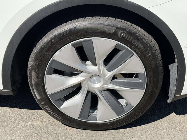 Used 2021 Tesla Model Y Long Range AWD/4WD image 7