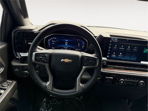 Used 2023 Chevrolet Silverado 1500 LT AWD/4WD image 12