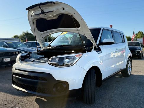 Used 2019 Kia Soul FWD image 12