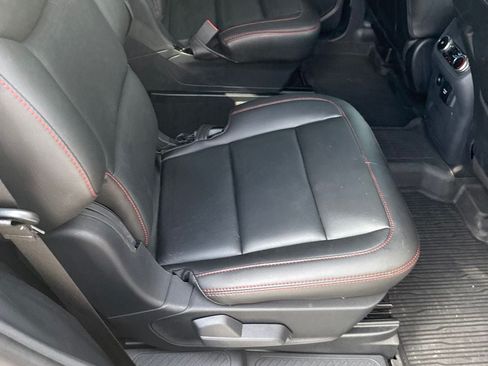 Used 2025 Ford Explorer ST-Line w/ Premium Package RWD image 3
