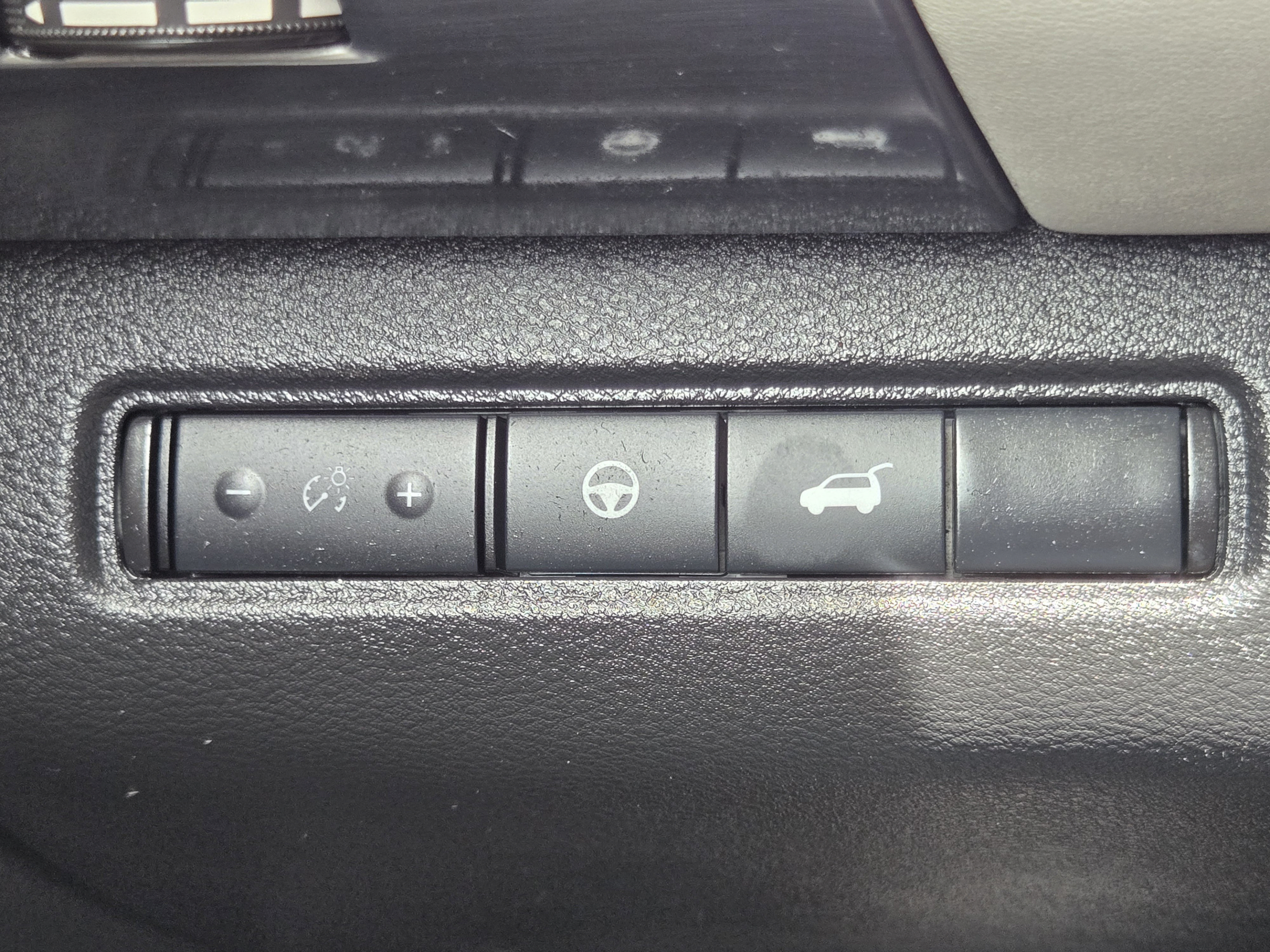 Used 2024 Nissan Pathfinder SL AWD/4WD image 19
