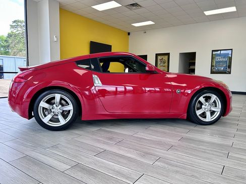 Used 2011 Nissan 370Z Touring w/ Aerodynamics Pkg RWD image 5