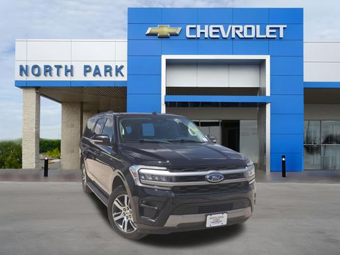 Used 2024 Ford Expedition Max XLT RWD image 1