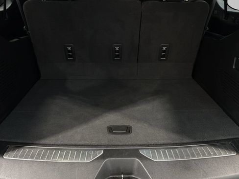 Used 2022 Chevrolet Suburban RST w/ Sport Performance Package AWD/4WD image 7