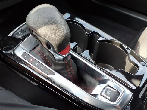 Used 2024 Chevrolet Trax RS w/ Sunroof Package image 21